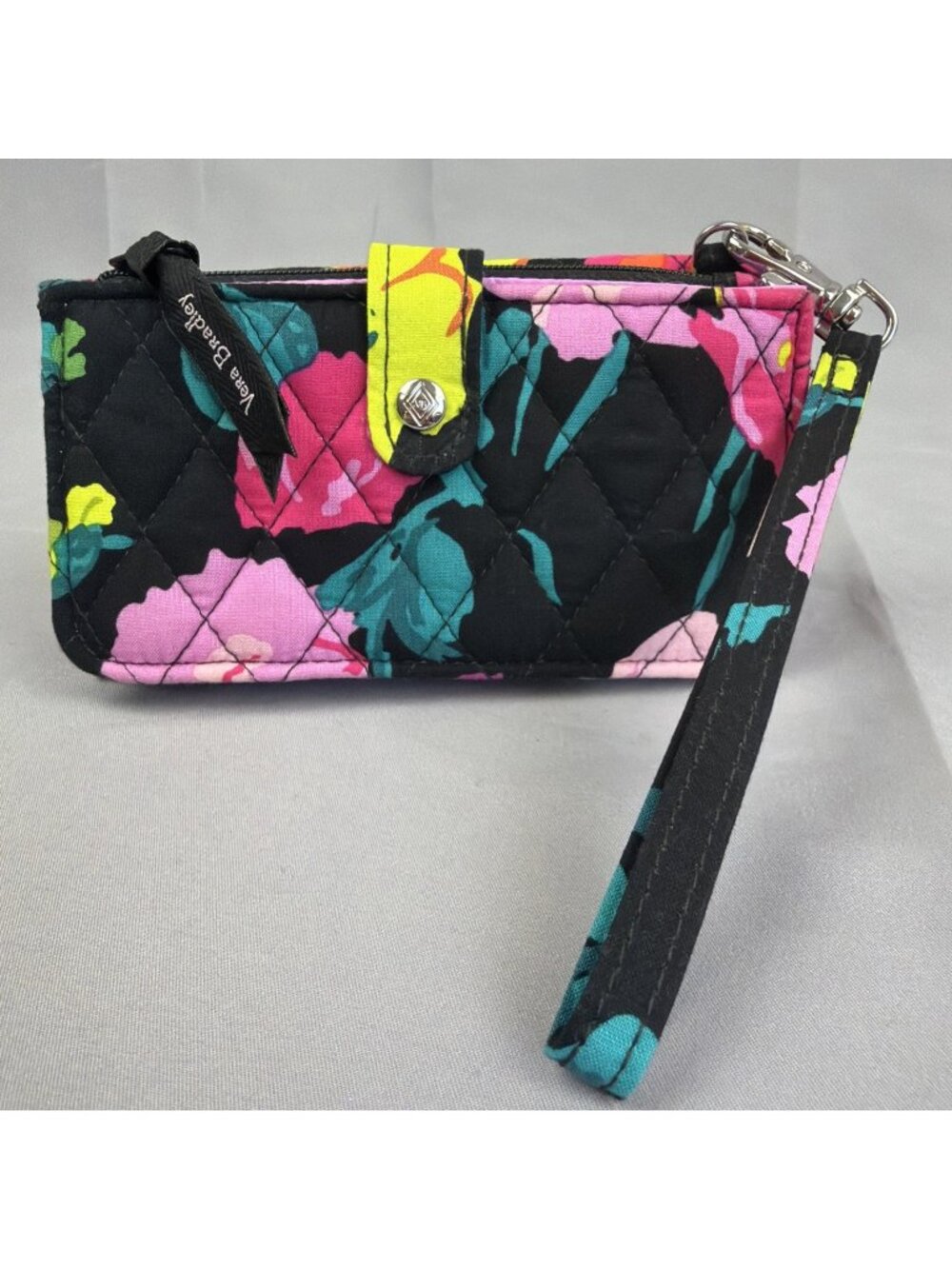 Vera Bradley Black Floral Print Quilted Small Wristlet Trifold Wallet iPhone